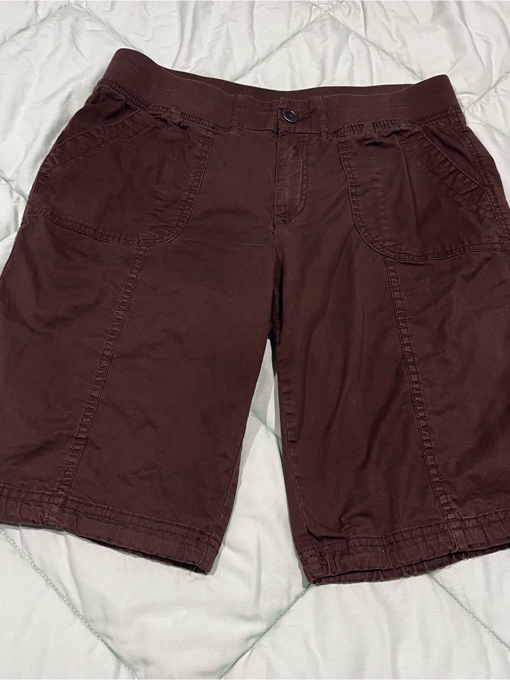 Kim Rogers mid-rise cargo skimmer / Bermuda shorts, Sz 10